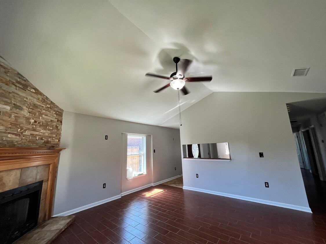 Living Room - 1520 Owens Blvd