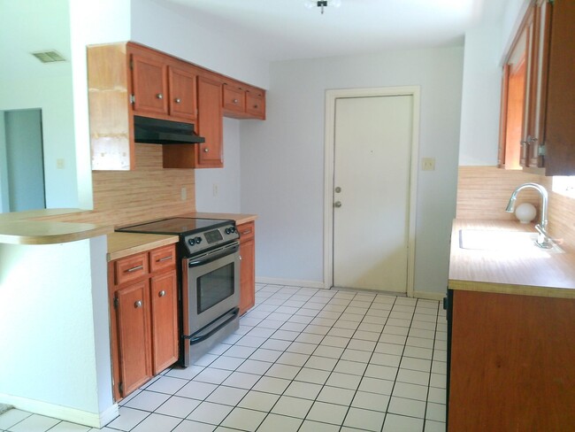 Building Photo - 2614 Camargo Dr