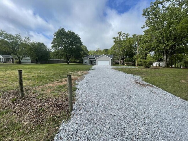 Foto del edificio - 5099 Mars Hill Rd