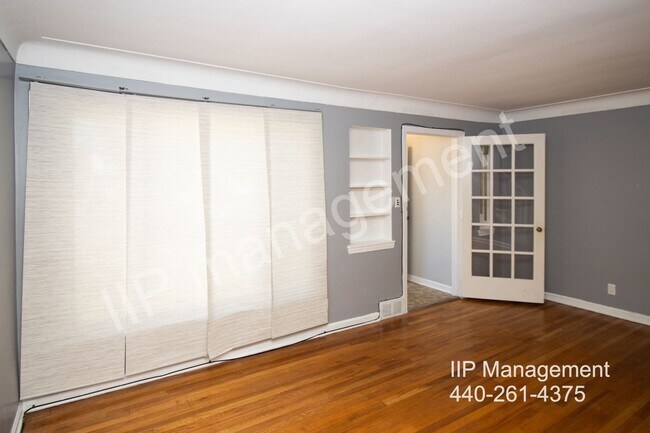 Building Photo - Beautiful 3-Bedroom Home in Euclid Availab...