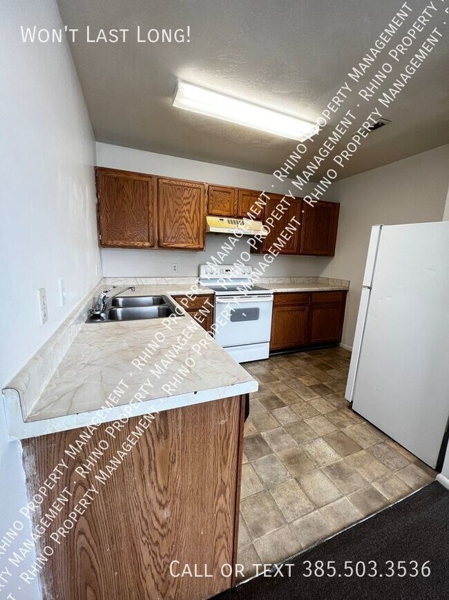 Building Photo - 2 Bedroom/2 Bathroom Apartment in Kearns