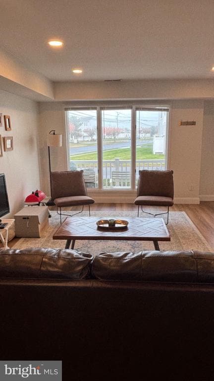 Foto principal - 4000 Bayshore Ave