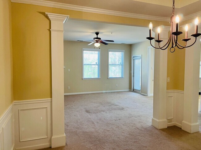 Foto del edificio - Wow! 3 bedroom 2.5 bathroom home in Newnan, 2100 plus sqft, 2 car garage, huge rooms, must see!