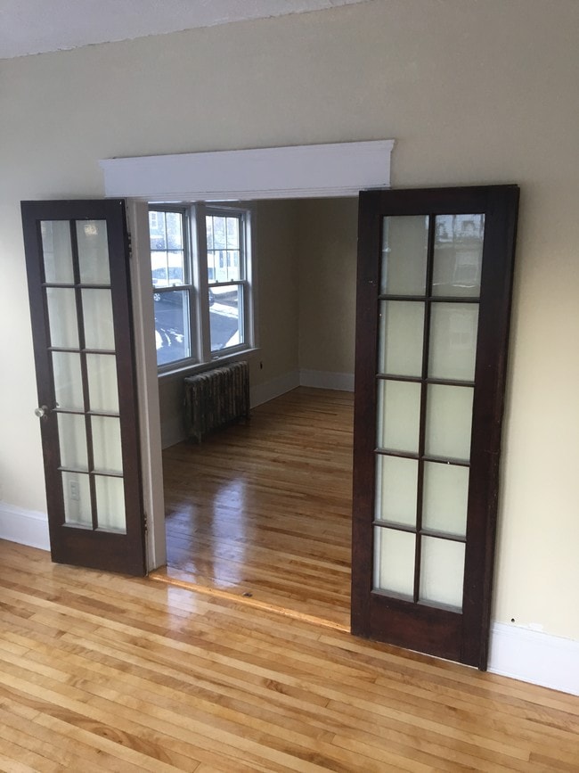 Building Photo - 15 Montvale Rd