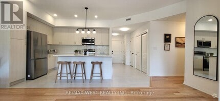 Building Photo - 253 Crescent Bay Ln