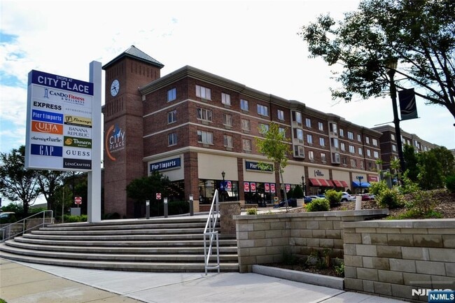 Building Photo - 3110 City