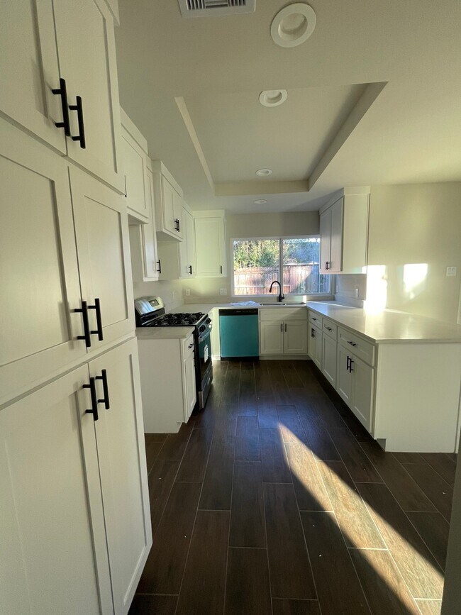 Foto del edificio - 13122 Stillington Dr