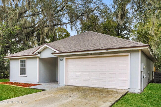 Building Photo - 611 Gum St