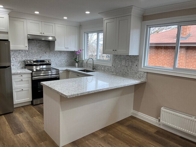 Building Photo - 38 Vanevery St