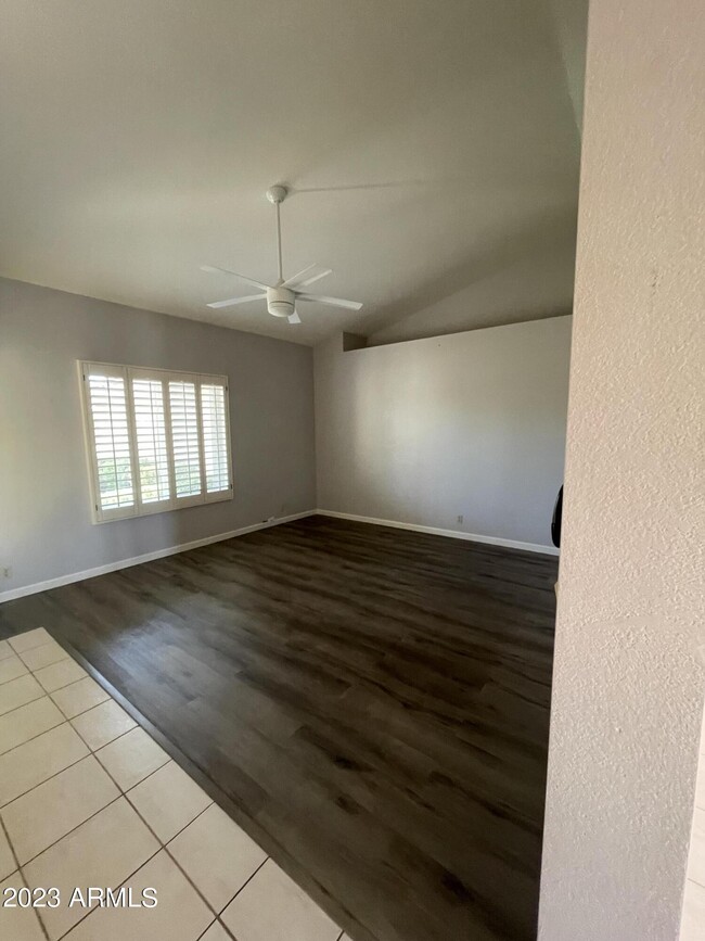 Building Photo - 9276 W Behrend Dr