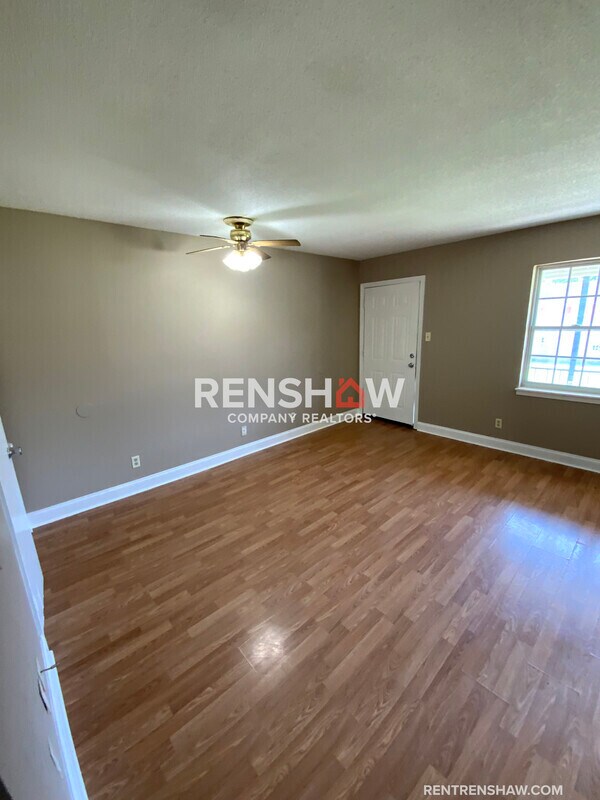Building Photo - 1401 Meeks St