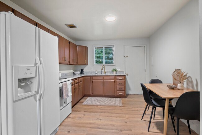 Building Photo - 287 N 300 W