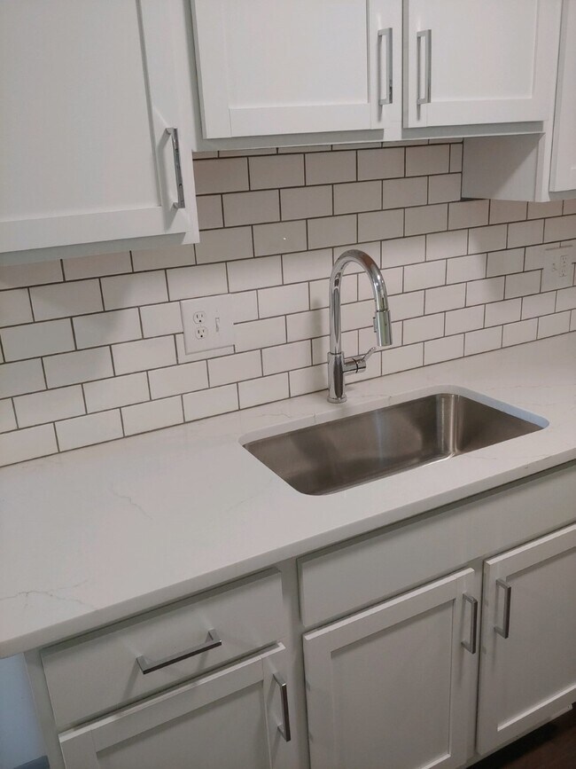 The Bedford Apartments 42232 Addison Ave Canton, MI