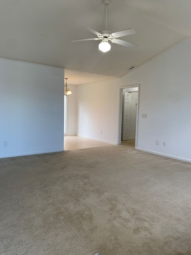 Photo - 6943 NEWBURY WAY House