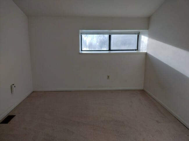 Building Photo - 20 S Boulder Cir