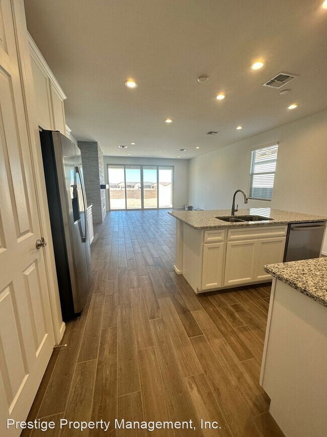 Building Photo - 4 br, 2 bath House - 10602 W Chadwick Dr