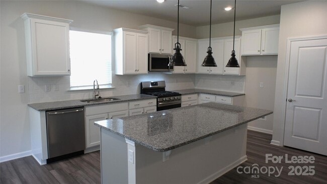 Building Photo - 106 White Apple Wy