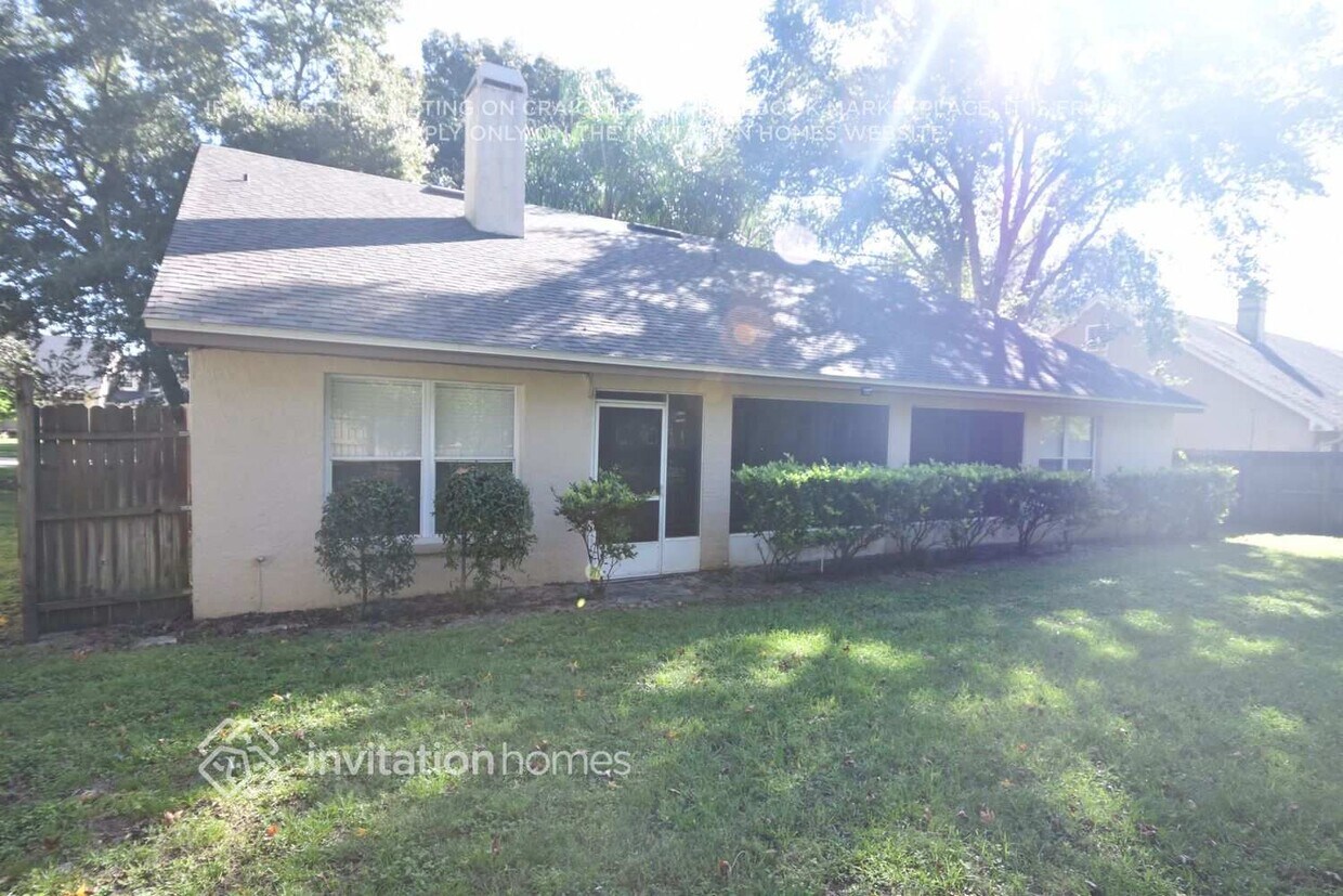 Foto del edificio - 412 Country Wood Cir