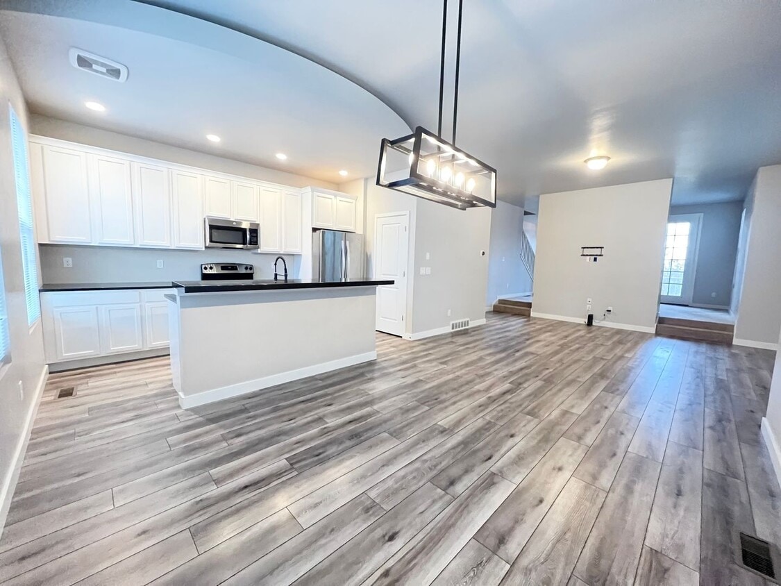 5326 W S Jordan Pkwy, South Jordan, UT 84095 House Rental in South Jordan, UT