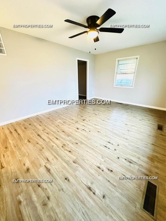 Building Photo - 2812 Riverview Ln