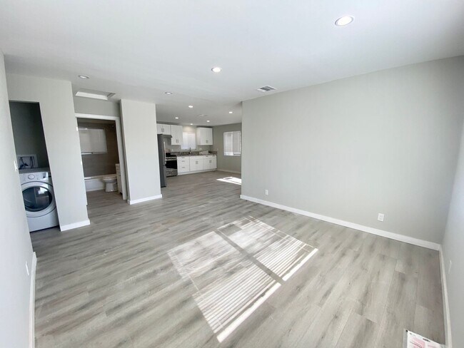 Foto del edificio - 748 Hawthorne Pl