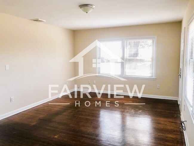 Living Room - 150 Loch Ln