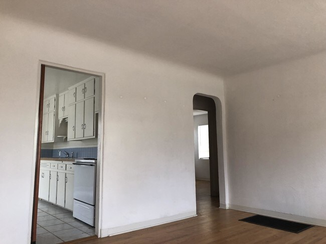 Building Photo - 816 Ortiz Dr SE