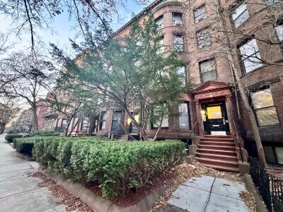 Foto del edificio - 35 Bay State Rd