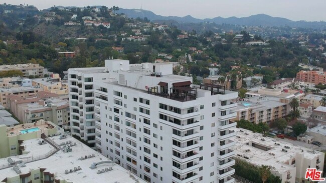 Foto del edificio - 7250 Franklin Ave