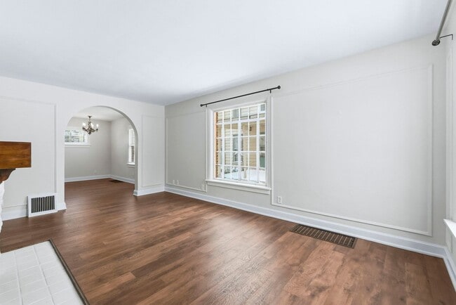 Building Photo - 714-716 Packard Ave