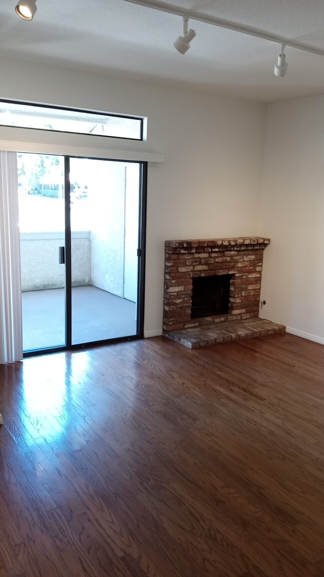Building Photo - 5176 Tortuga Dr