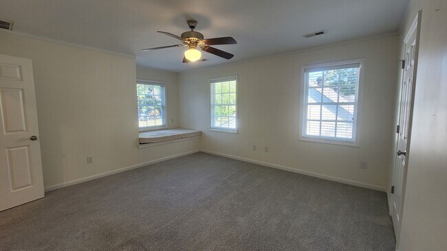 Foto del edificio - Bright and spacious 3BR/2ba in Lindley Park!