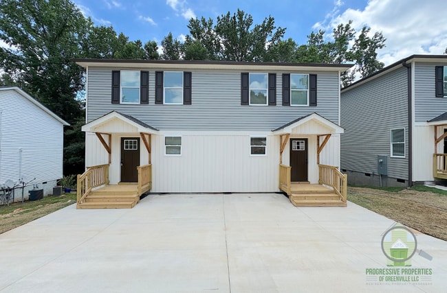 Photo - 5 Robin Hood Rd Townhome