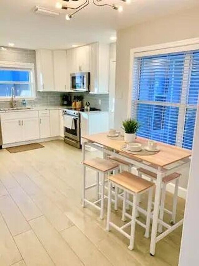 Foto del edificio - Jensen Beach Pool Home Short Term