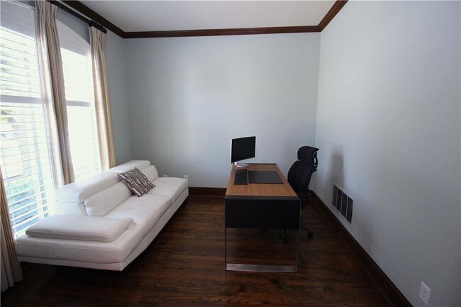 Foto del edificio - 2509 Sir Alexander Ln