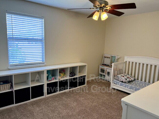 Building Photo - 137 Deville Dr