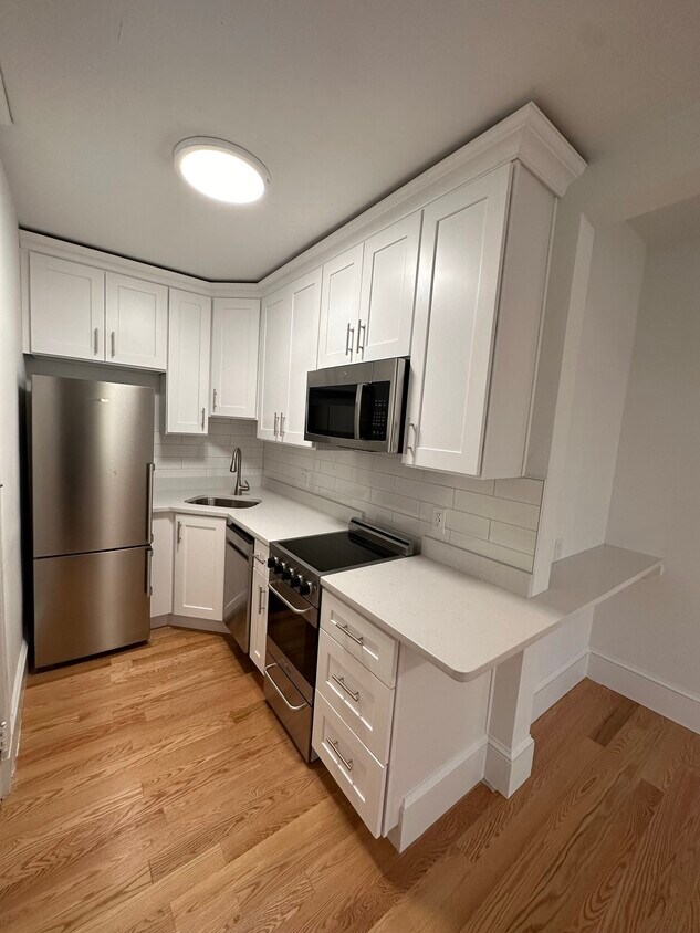 Primary Photo - 60 Louis Prang St