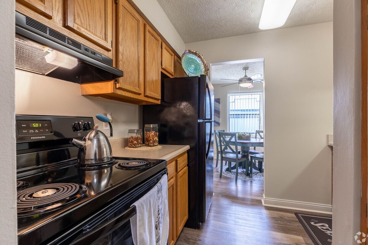 Building Photo - 4423 Appian Way E