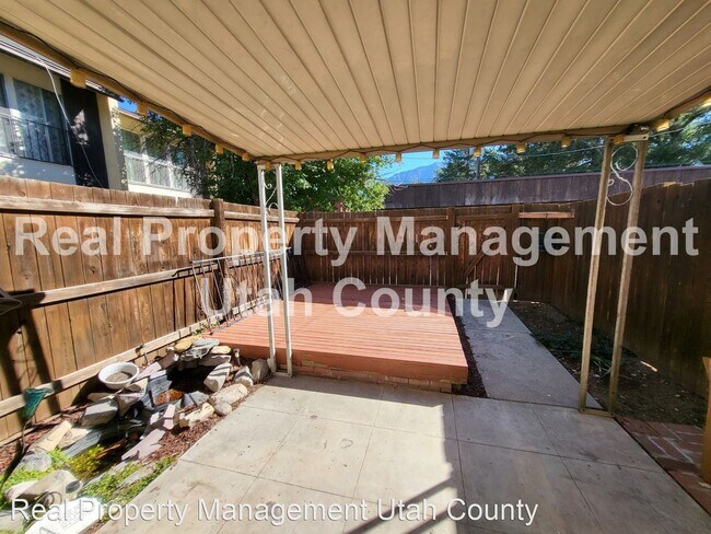 Building Photo - 2 br, 1.5 bath House - 886 N 350 E