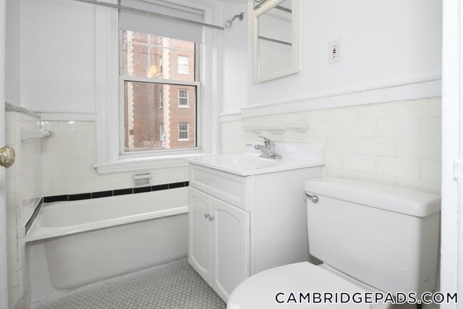 Building Photo - 18 Chauncy St