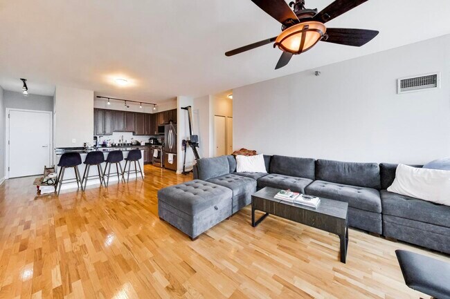 Foto del edificio - 421 W Huron St