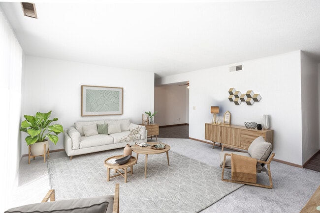 Building Photo - Windsor Heights Apartments
