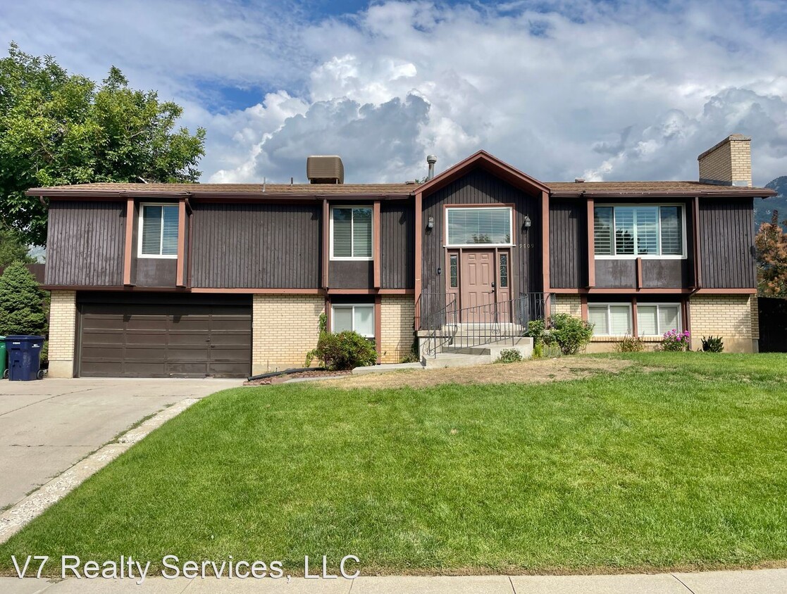 Primary Photo - 5 br, 3 bath House - 9709 S. Altamont Dr.
