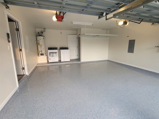 Building Photo - 107 Avalon Way