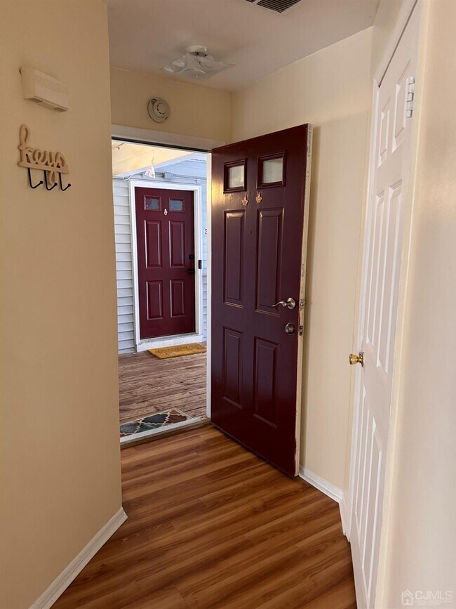 Building Photo - 343 Ventnor Ct
