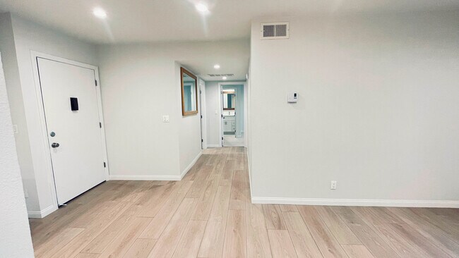 Foto del edificio - 2411 Prospect Ave