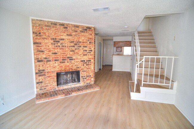 Foto del edificio - 9475 Olde Village Ct