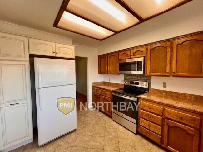 Building Photo - 3552 Larchmont Ct