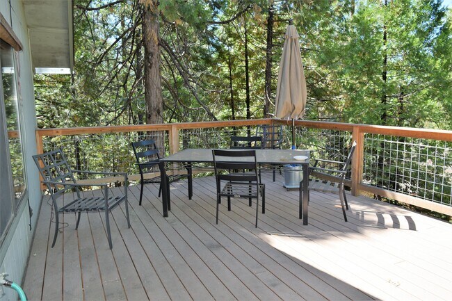 Building Photo - 22623 Spruce Dr