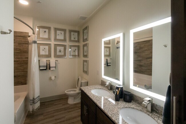 Interior Photo - Overlook at Farragut